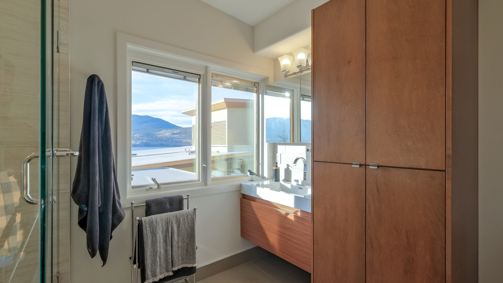 250 Marina Way 806 Penticton V2A 1H4