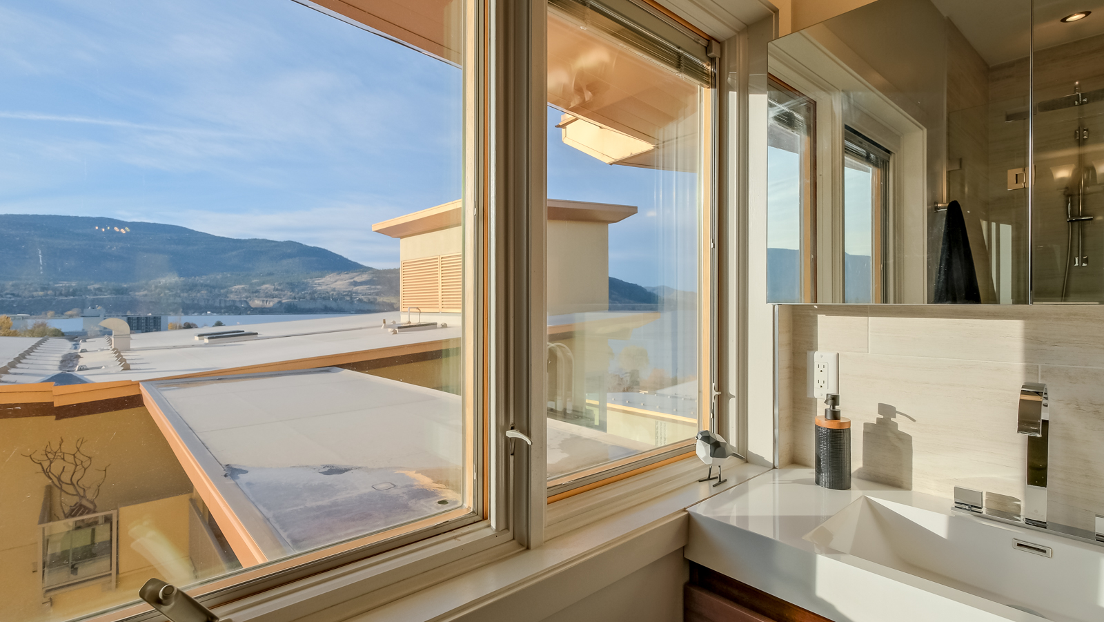 250 Marina Way 806 Penticton V2A 1H4