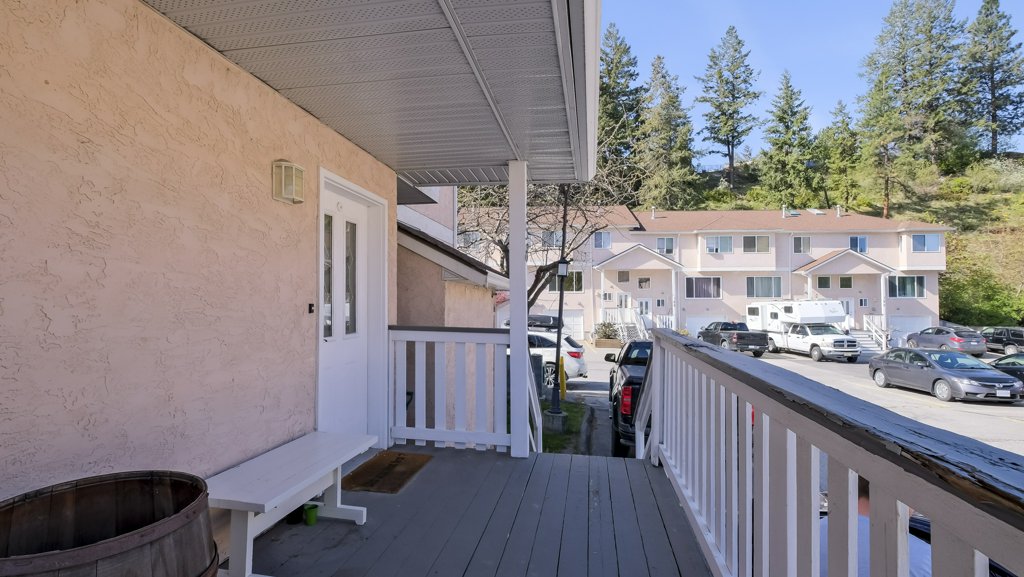 1458 Penticton Avenue 158 Penticton V2A 8L3