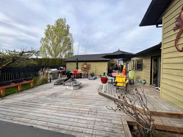 8304 Jubilee Road E Summerland V0H 1Z5