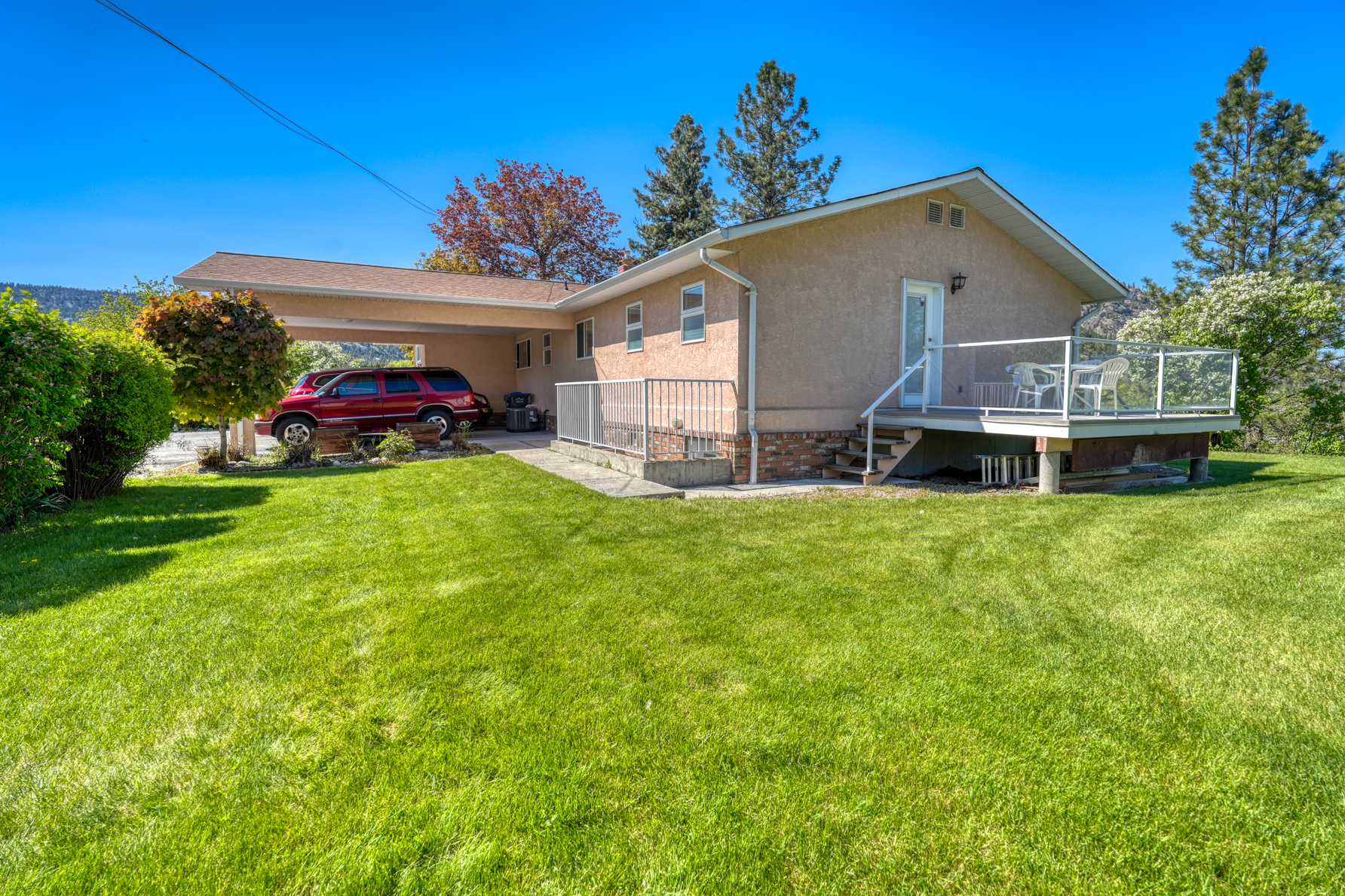 6708 English Avenue Summerland V0H 1Z7