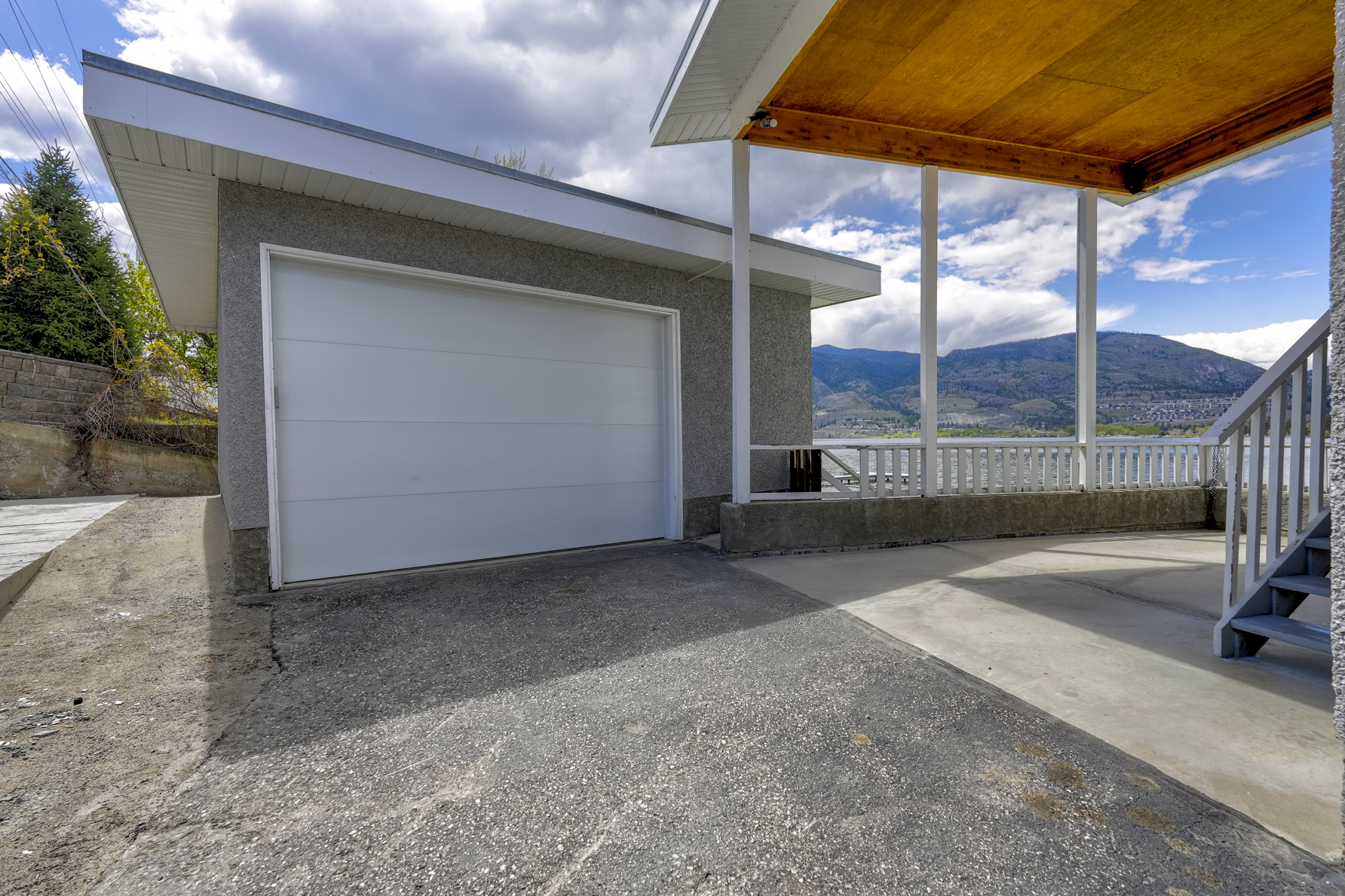 3951 Lakeside Road Penticton V2A 8W3