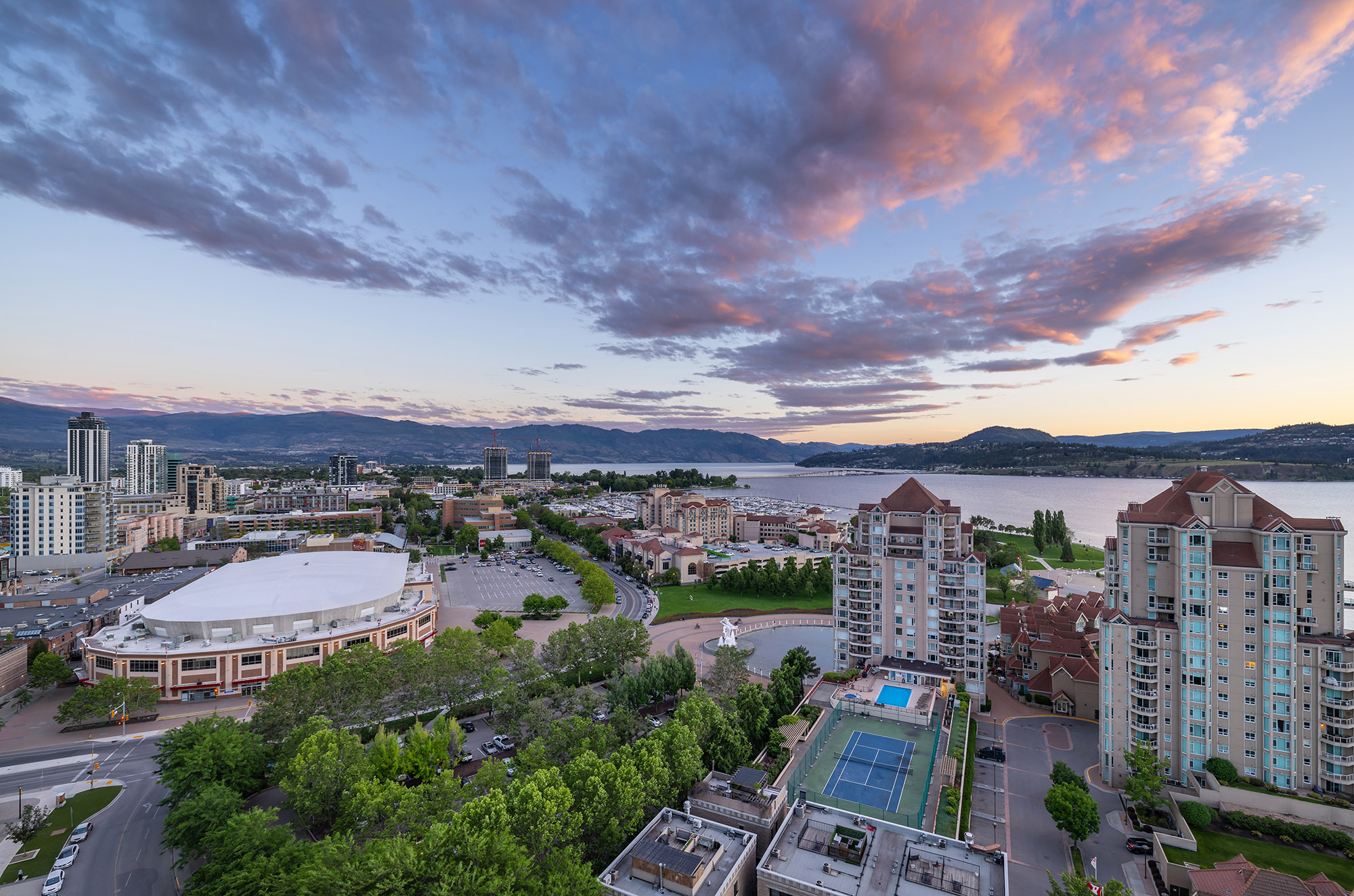 1151 Sunset Drive 1802 Kelowna V1Y 0G2