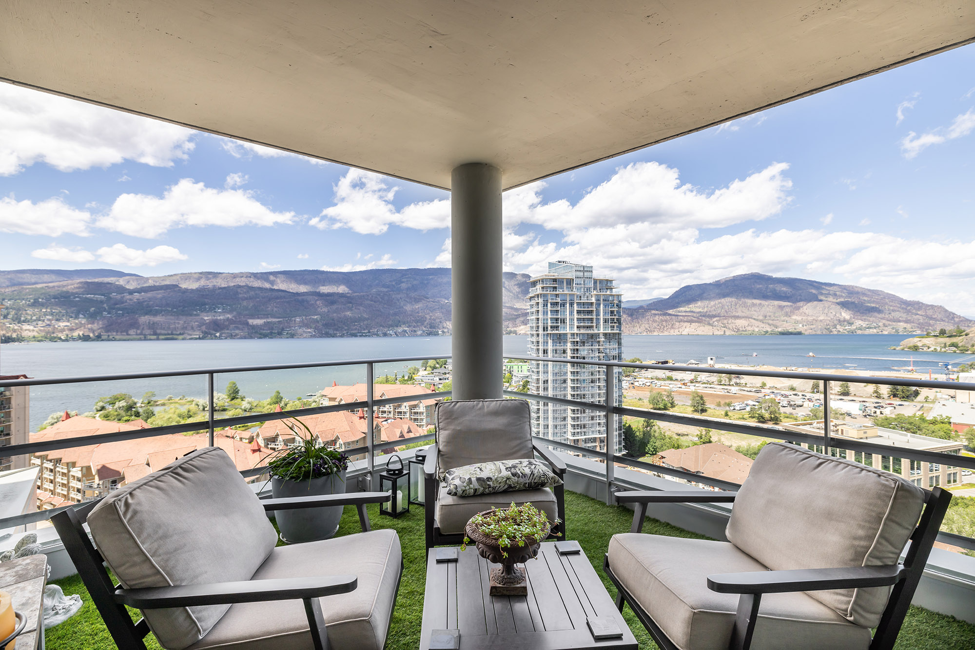 1151 Sunset Drive 1802 Kelowna V1Y 0G2