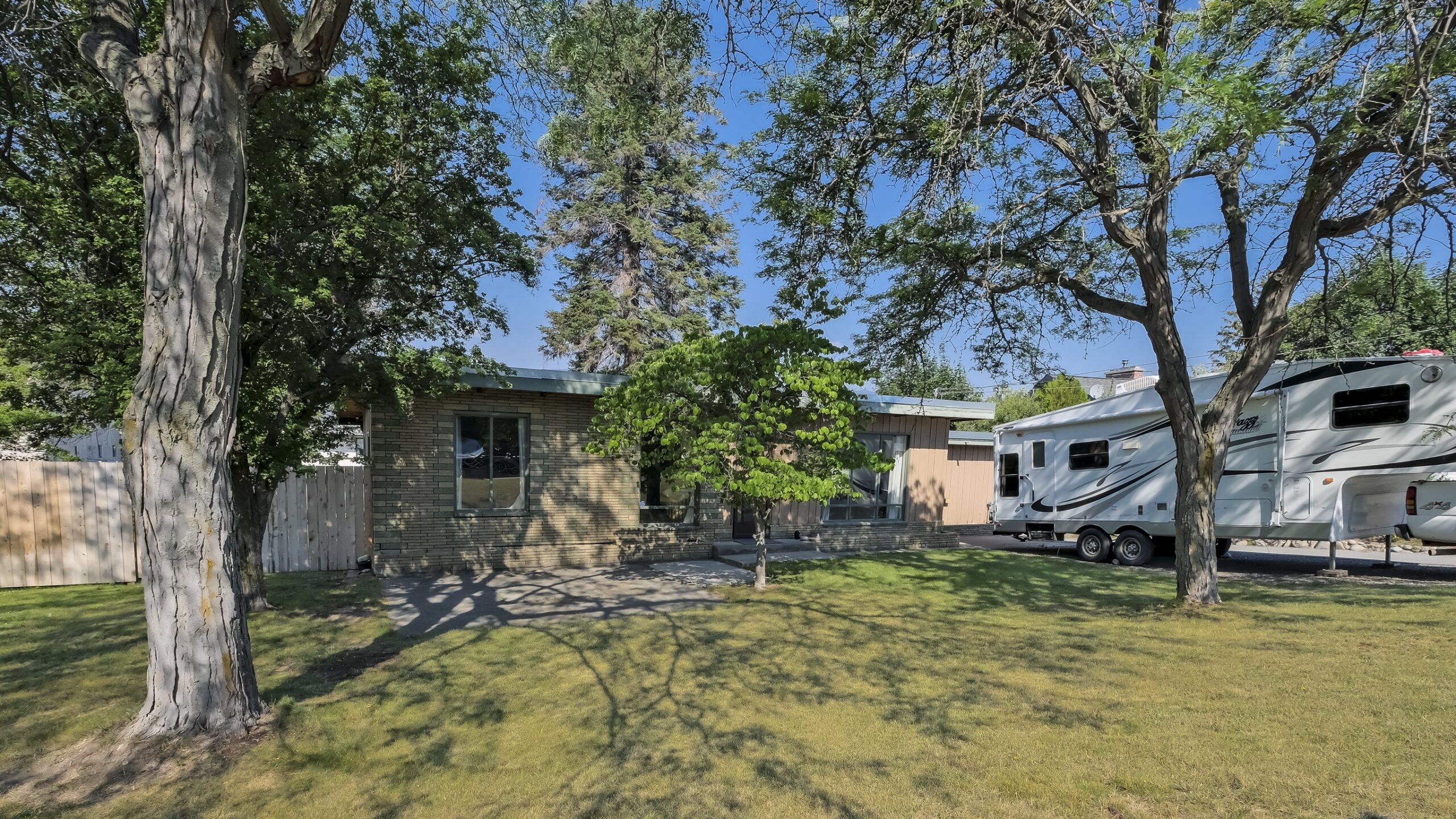 701 Ross Avenue Penticton V2A 3A5