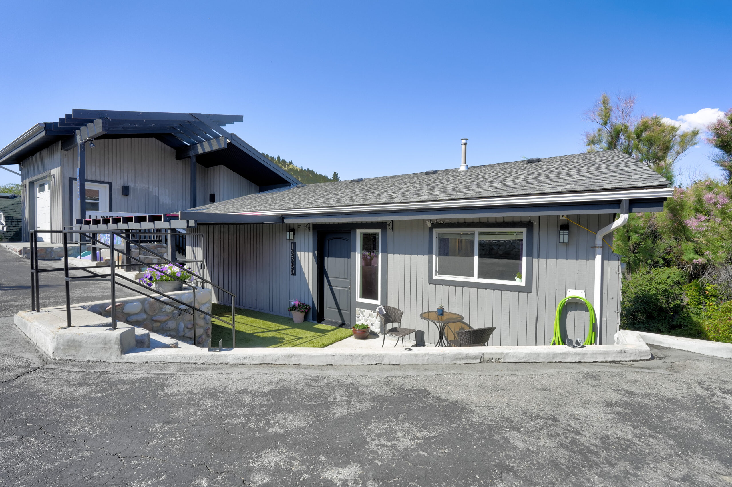 13380 McClure Place Summerland V0H 1Z1