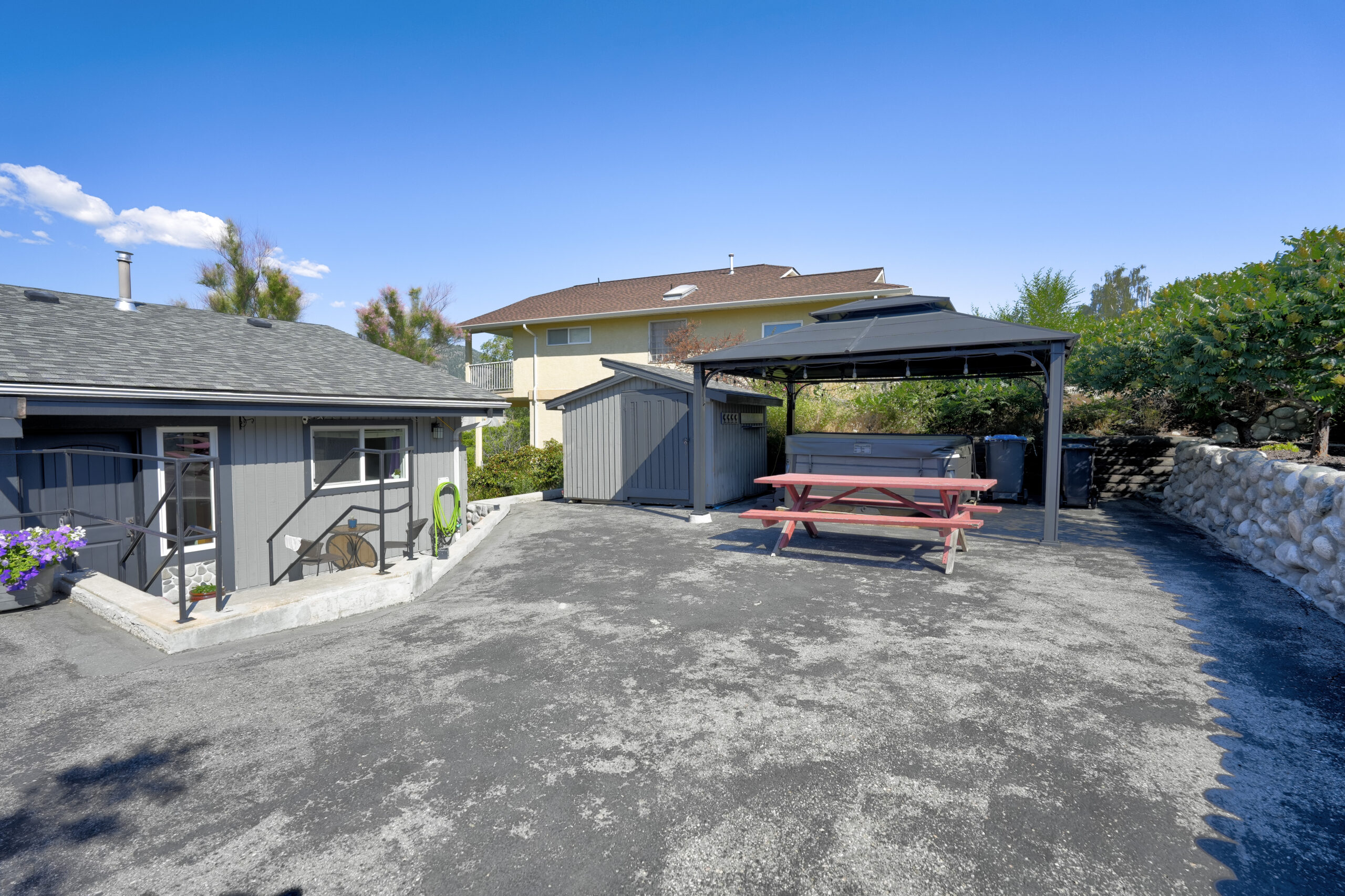 13380 McClure Place Summerland V0H 1Z1