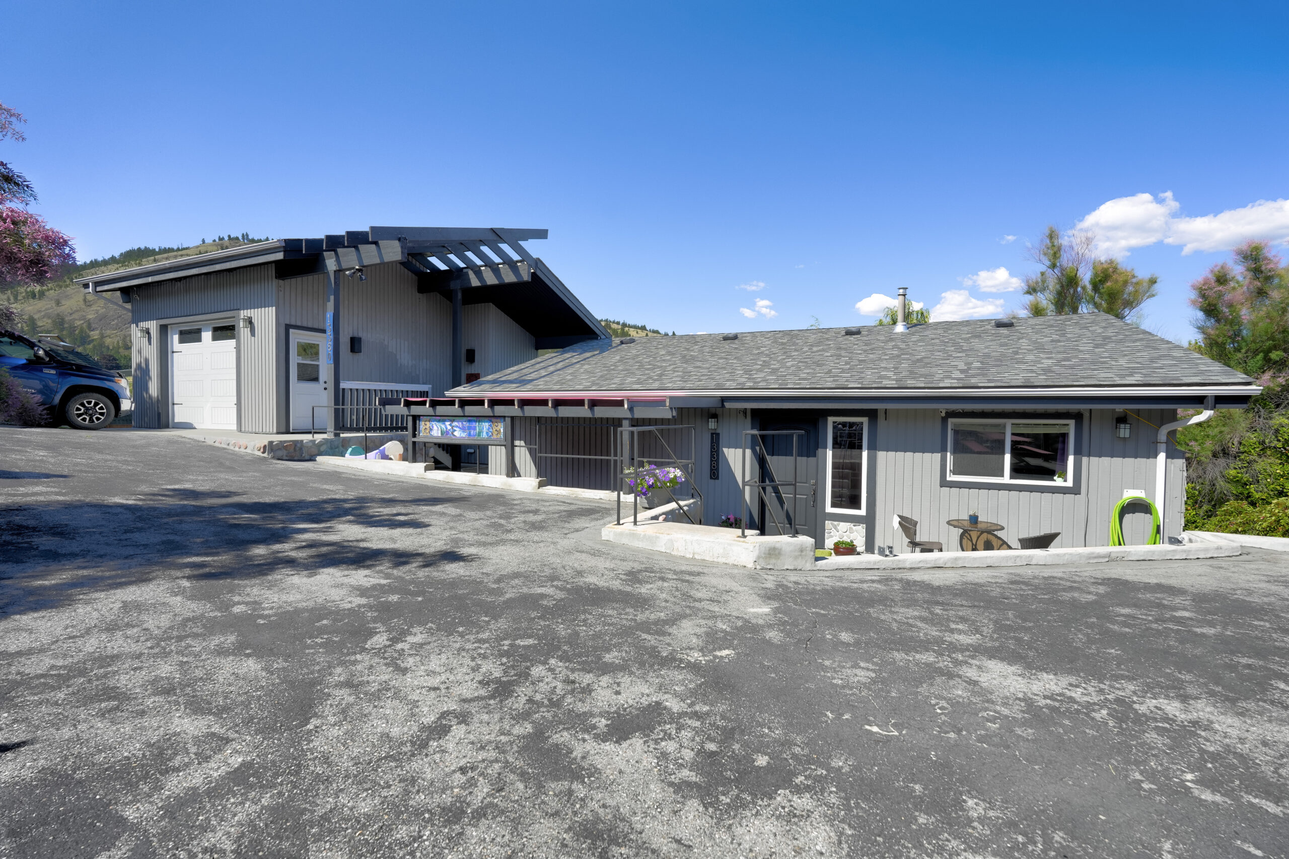 13380 McClure Place Summerland V0H 1Z1