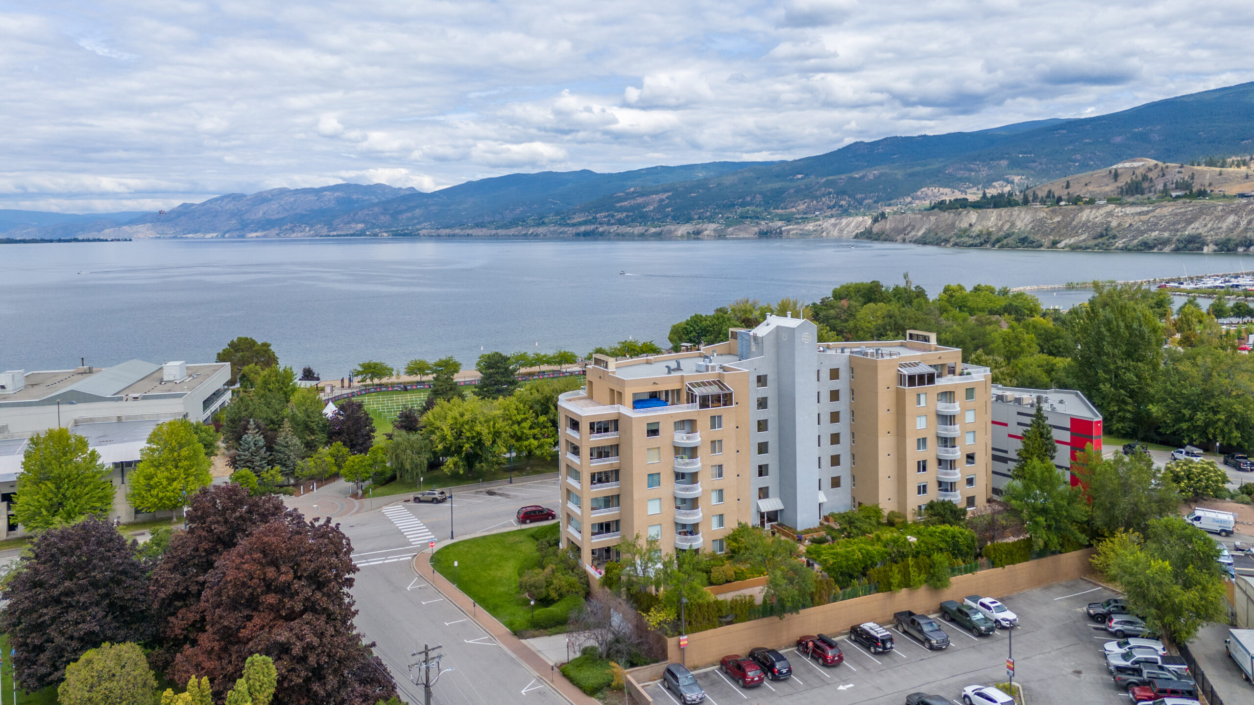 86 Lakeshore Drive 304 Penticton V2A 1B5