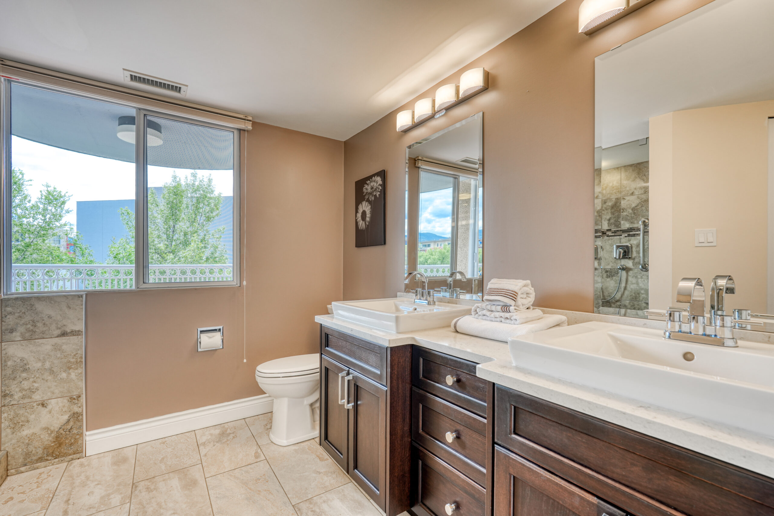 86 Lakeshore Drive 304 Penticton V2A 1B5