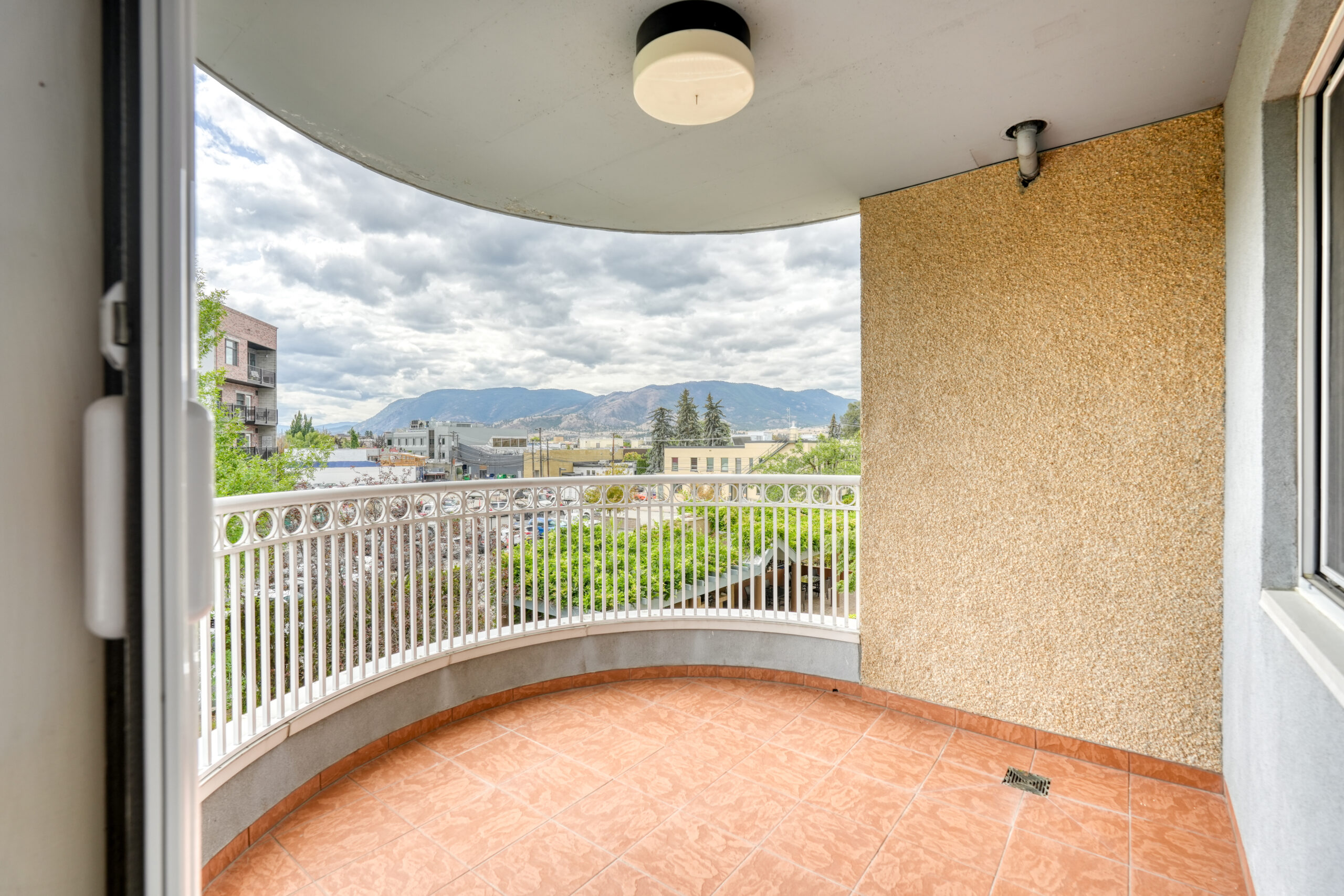 86 Lakeshore Drive 304 Penticton V2A 1B5