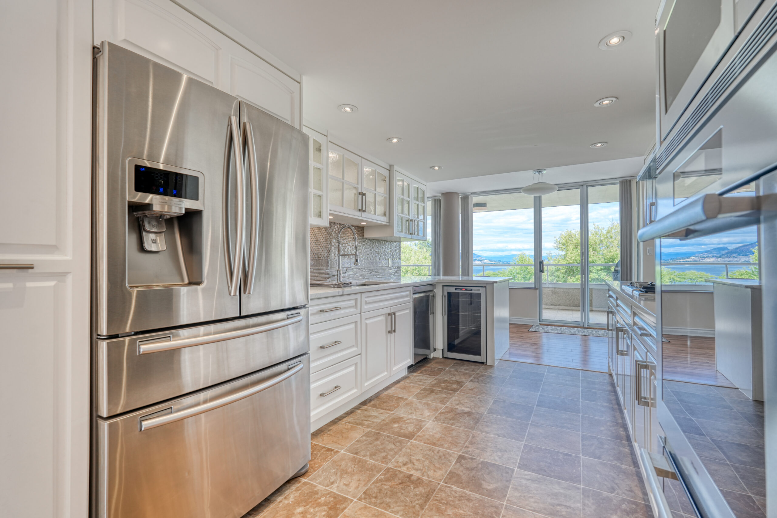 86 Lakeshore Drive 304 Penticton V2A 1B5