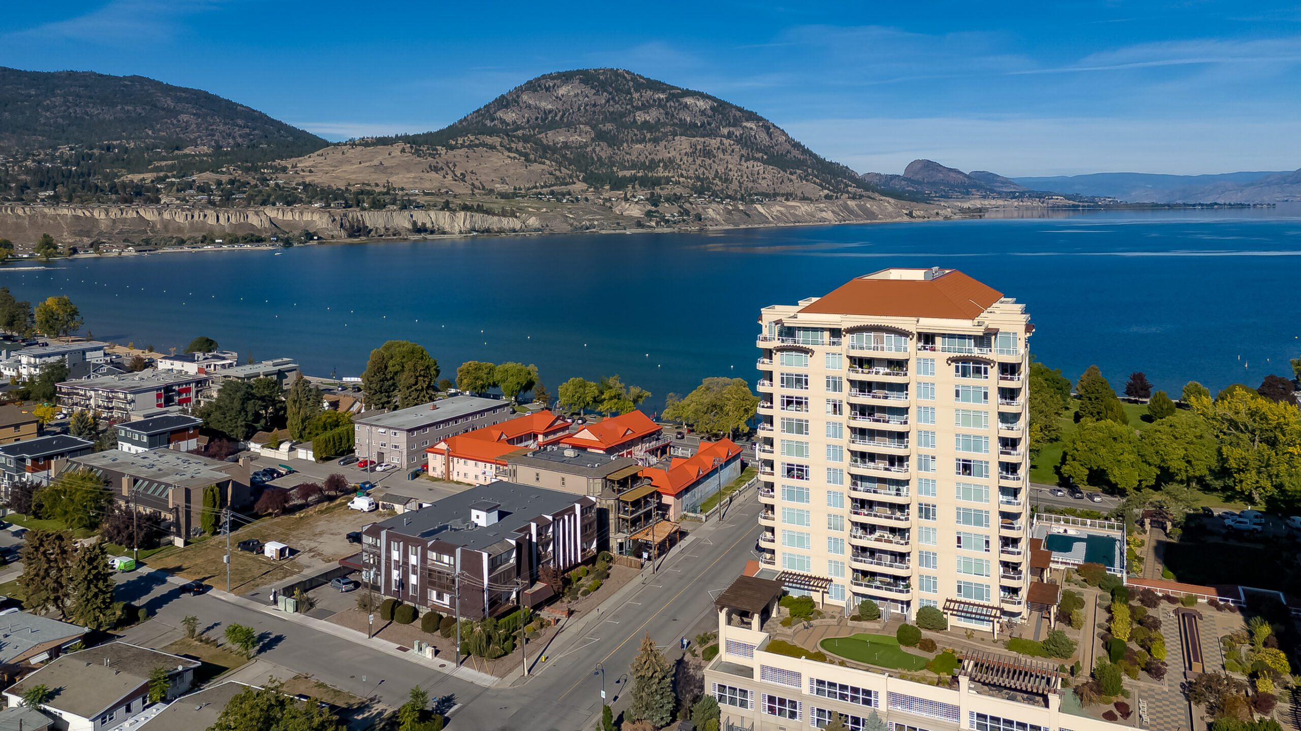 160 Lakeshore Drive 1002 Penticton V2A 9C2