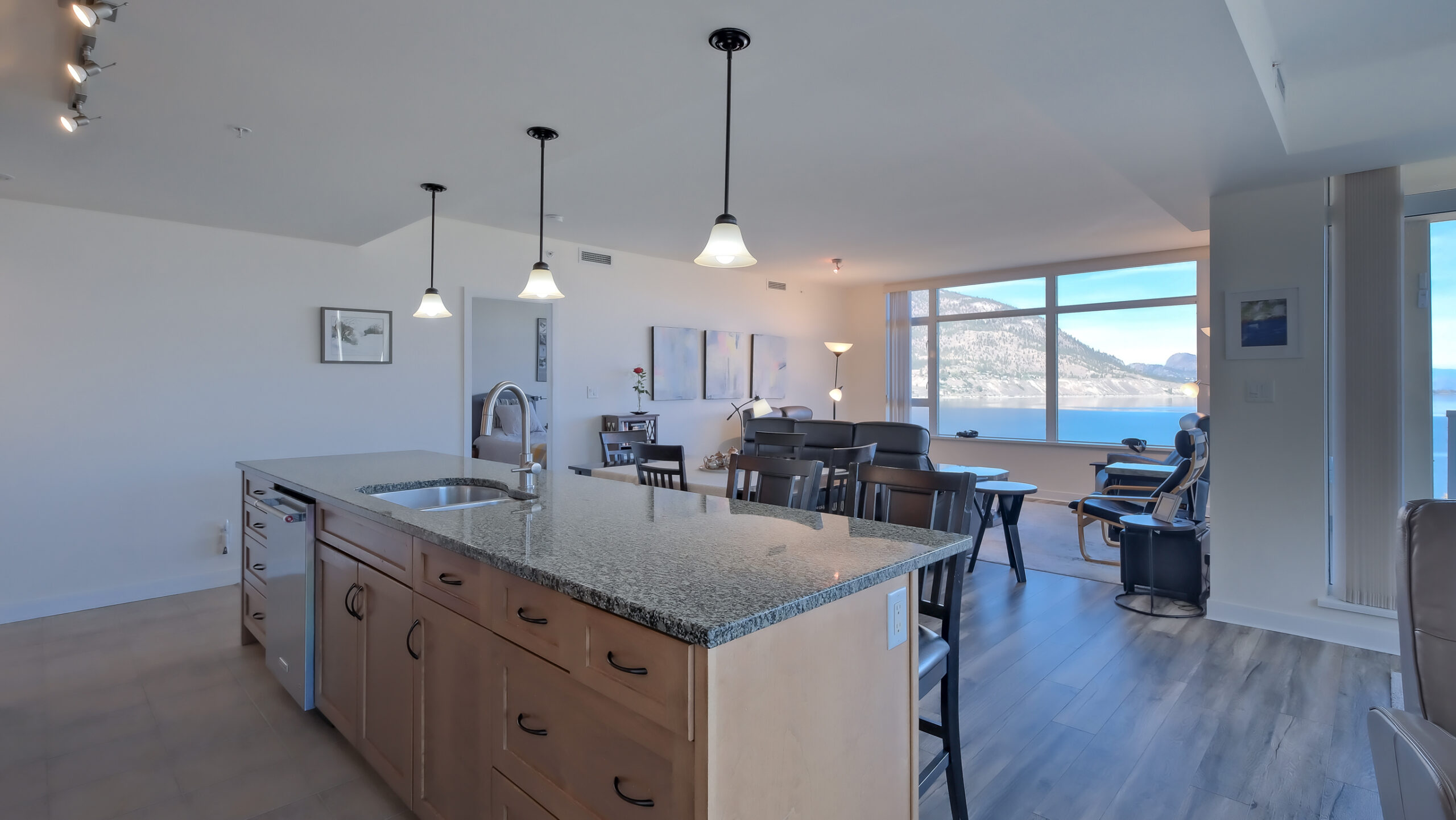 160 Lakeshore Drive 1002 Penticton V2A 9C2