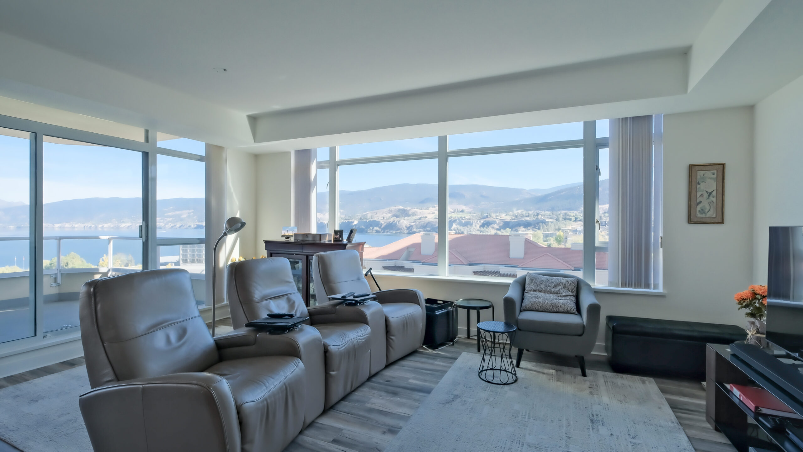 160 Lakeshore Drive 1002 Penticton V2A 9C2