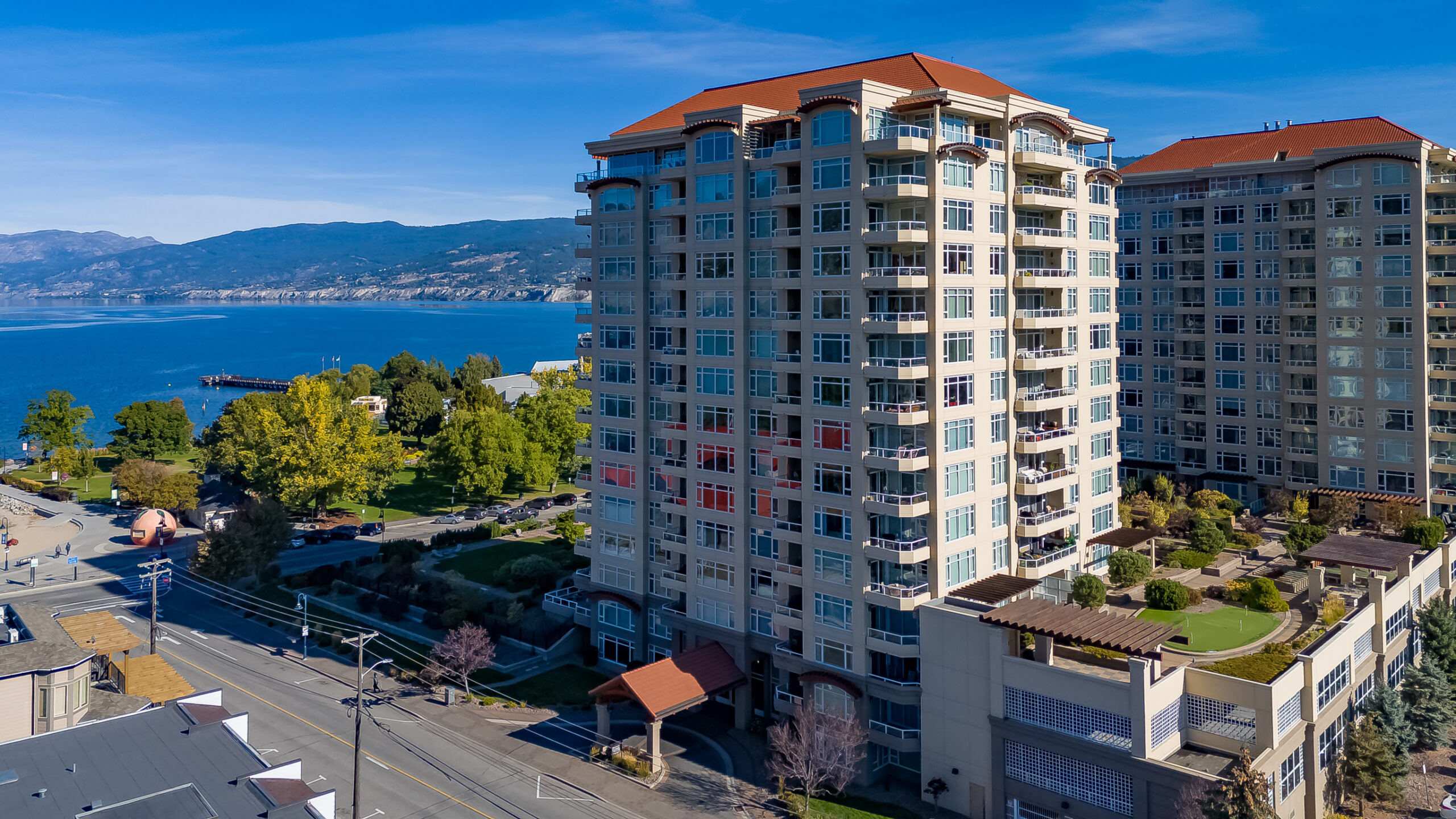 160 Lakeshore Drive 1002 Penticton V2A 9C2