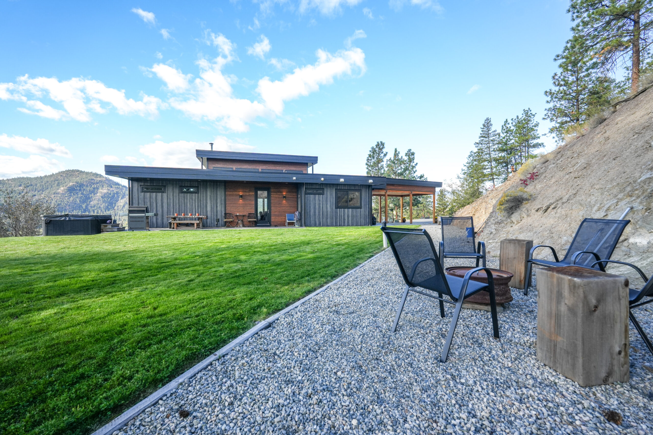 13710 Summergate Drive Summerland V0H 1Z8