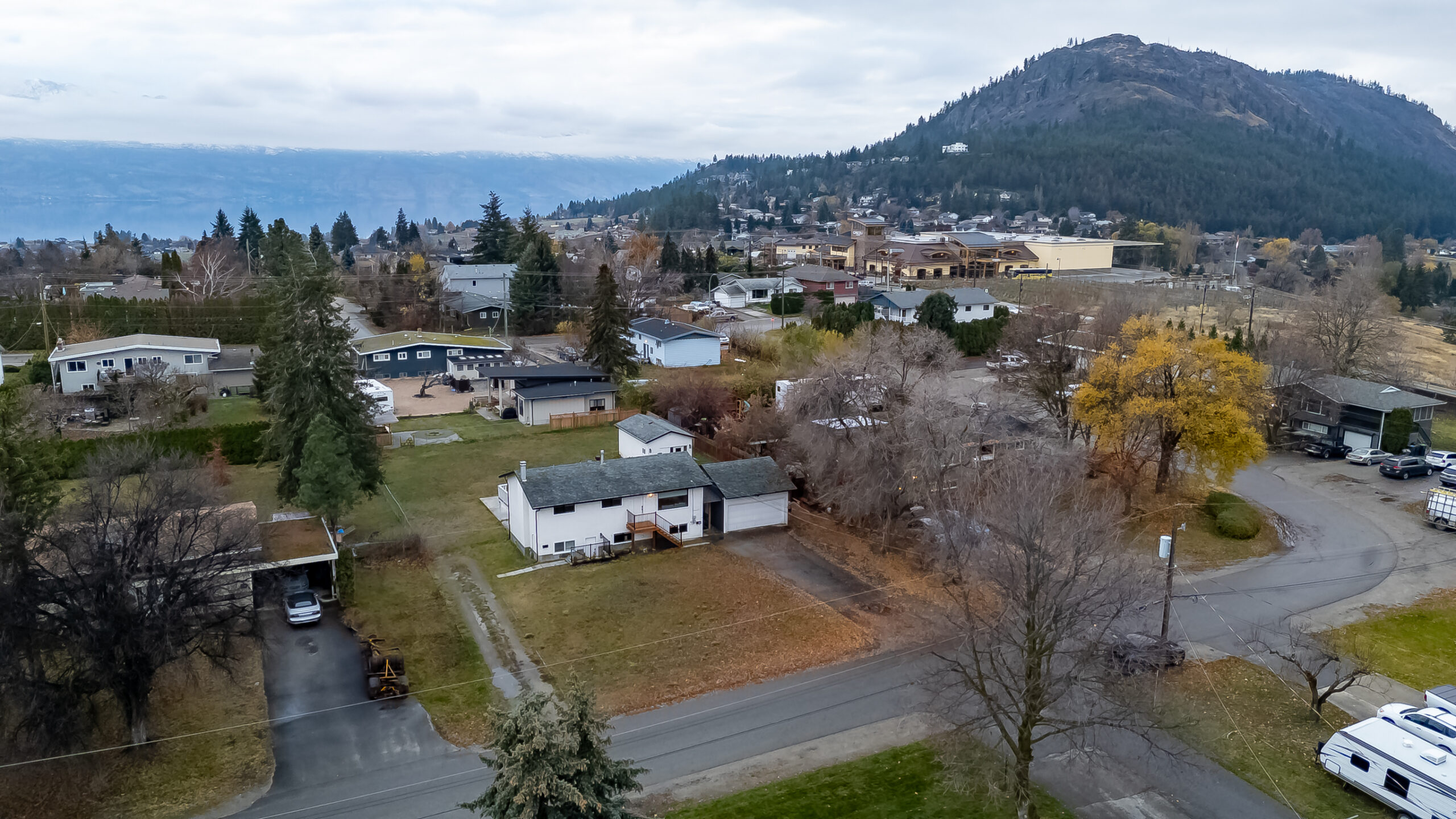 935 McKay Road West Kelowna V1Z 2C5