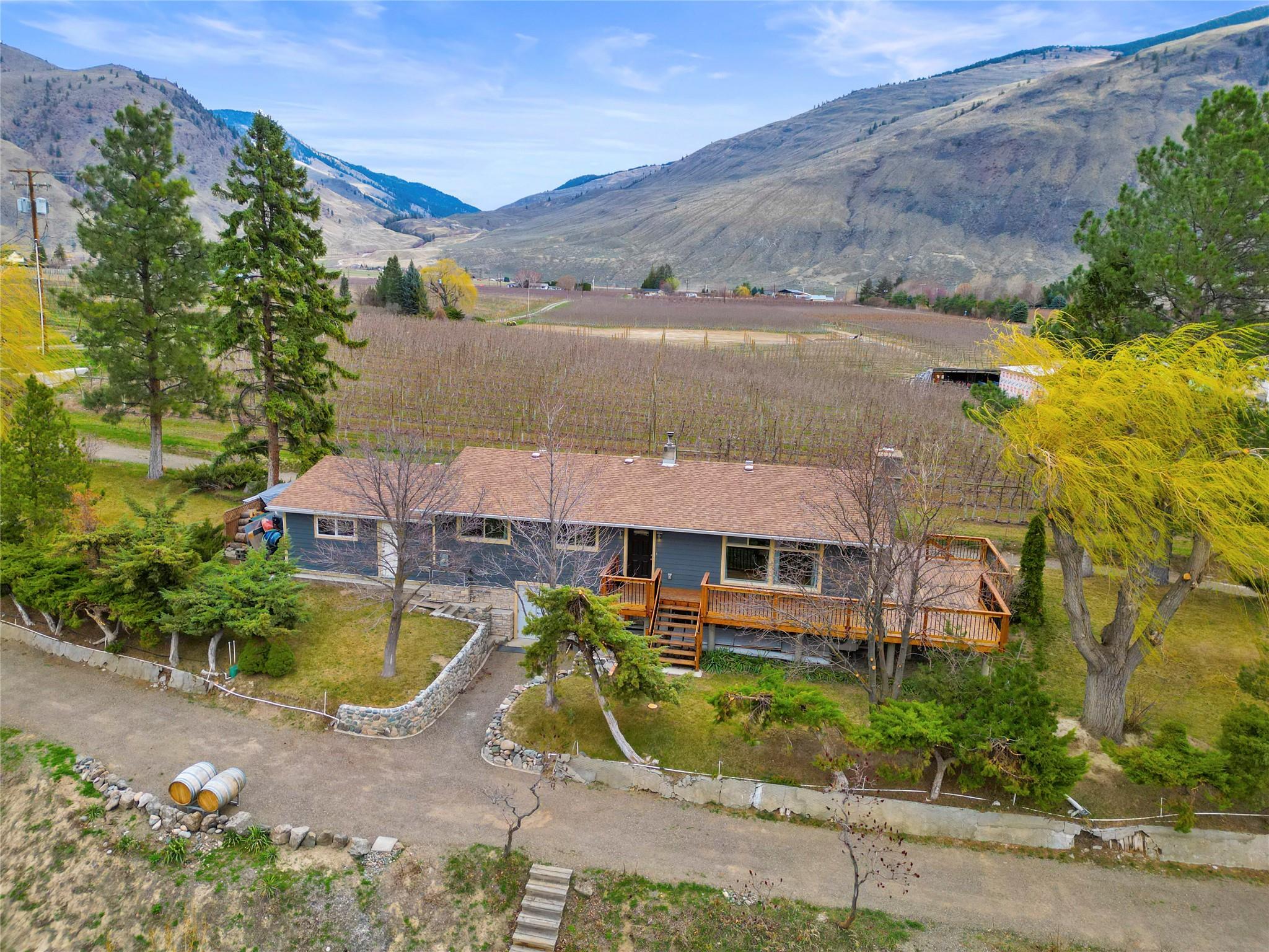 715 Lowe Drive Cawston V0X 1X2