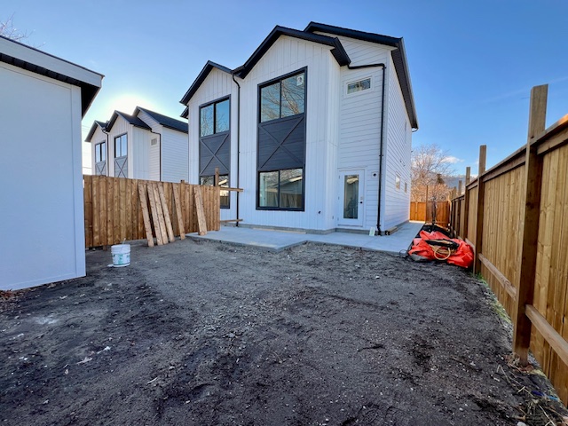 275 Kinney Avenue 102 Penticton V2A 3P3