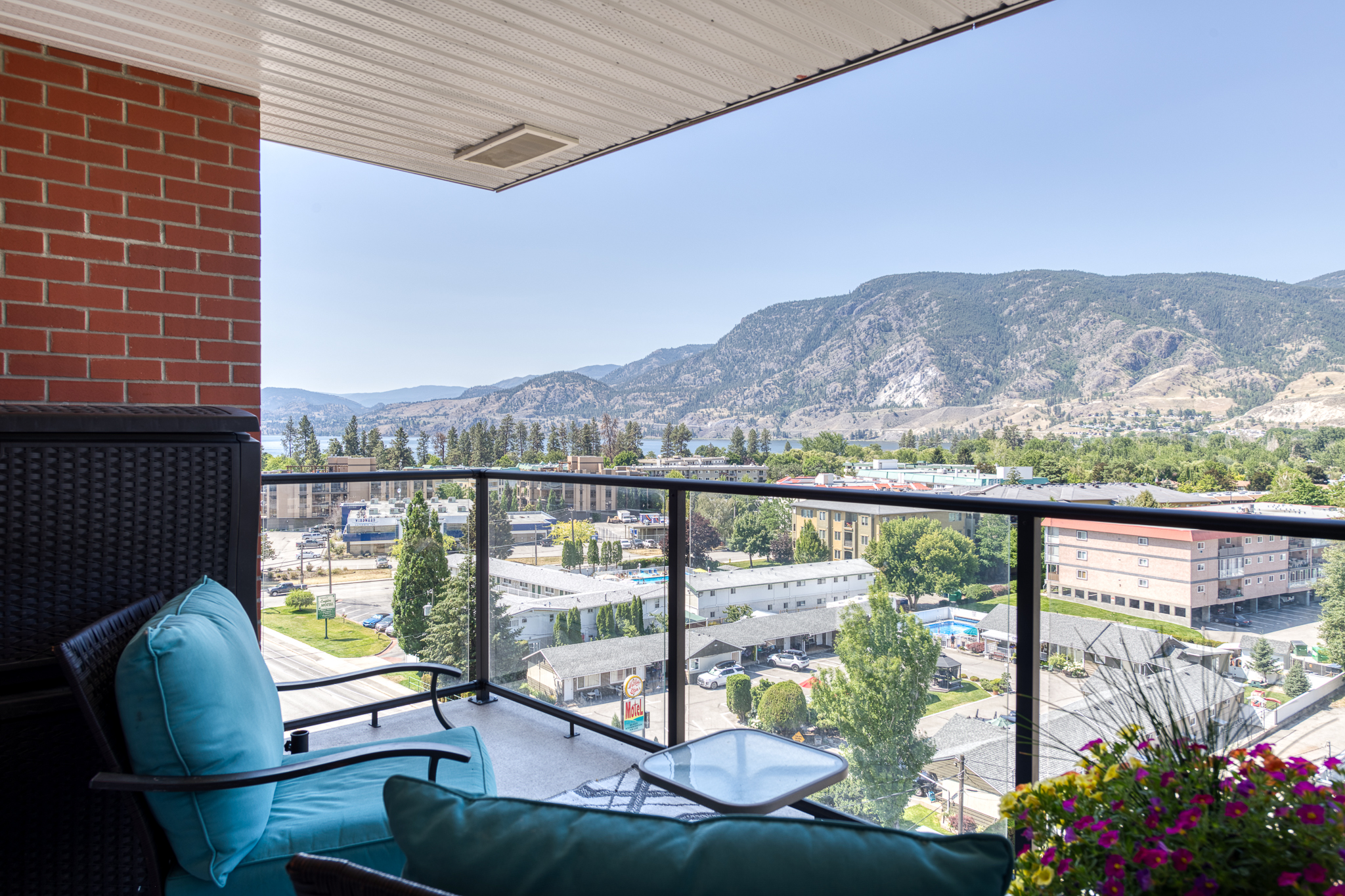 3346 Skaha Lake Road 904 Penticton V2A 0H6